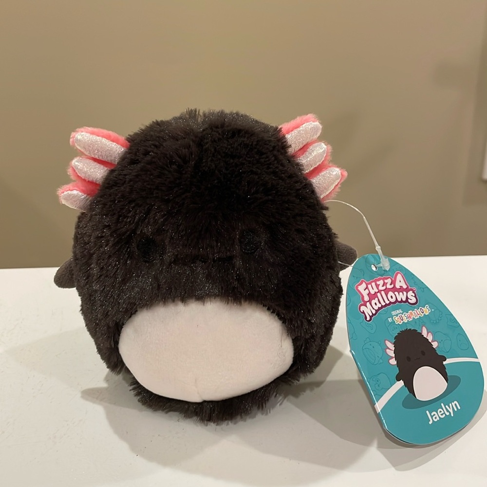NWT 5” Jaelyn the Axolotl FUZZAMALLOW Squishmallow